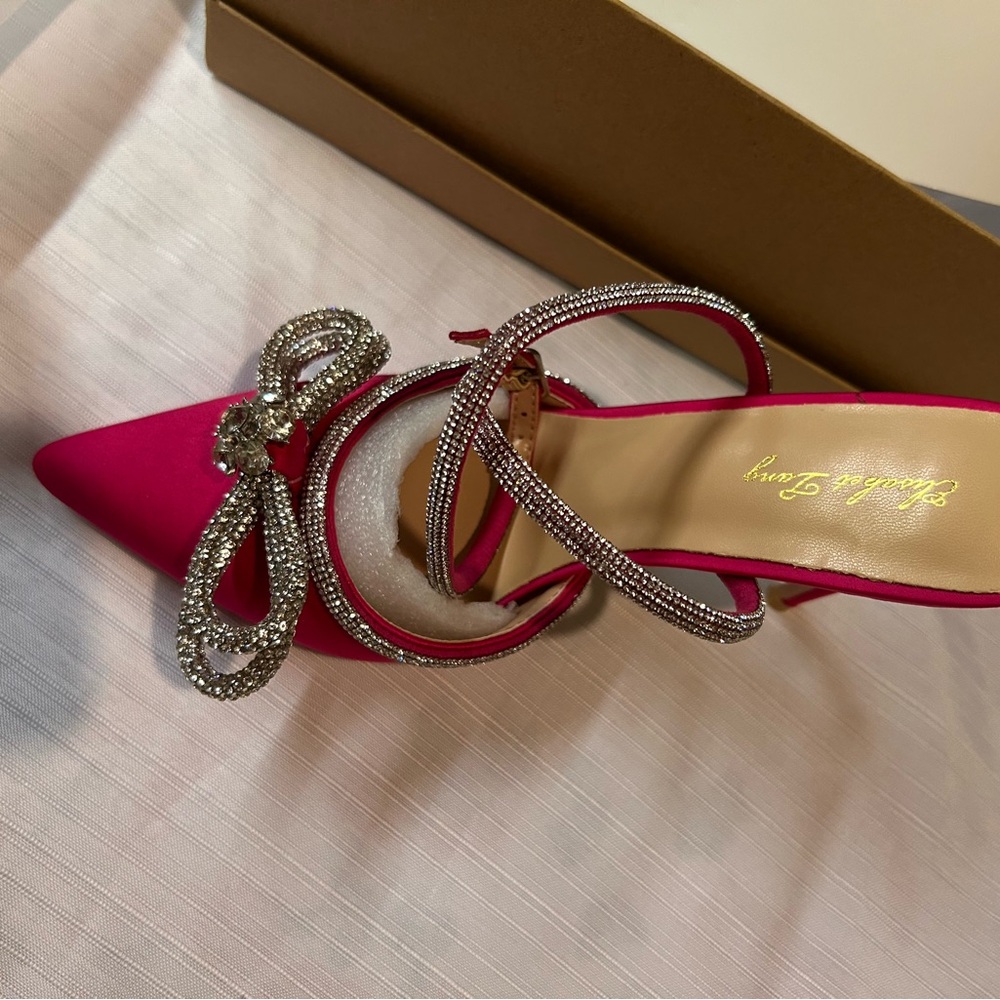 Pink and White Bow-Embellished Women's Accessory - Picture 8 of 8